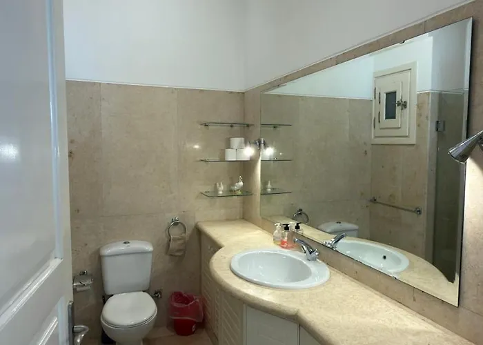 El Gouna South Marina 2-bedroom Apartment, Walk To Marina & Beaches *