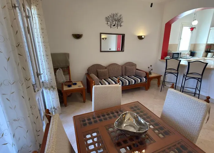 El Gouna South Marina 2-bedroom Apartment, Walk To Marina & Beaches شقة الغردقة