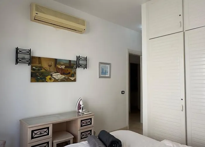 El Gouna South Marina 2-bedroom Apartment, Walk To Marina & Beaches *